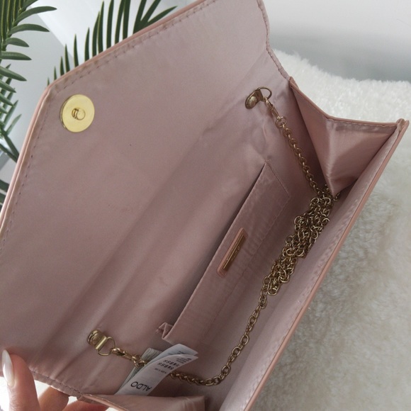 Aldo Oversized Pink Clutch - Picture 4 of 5